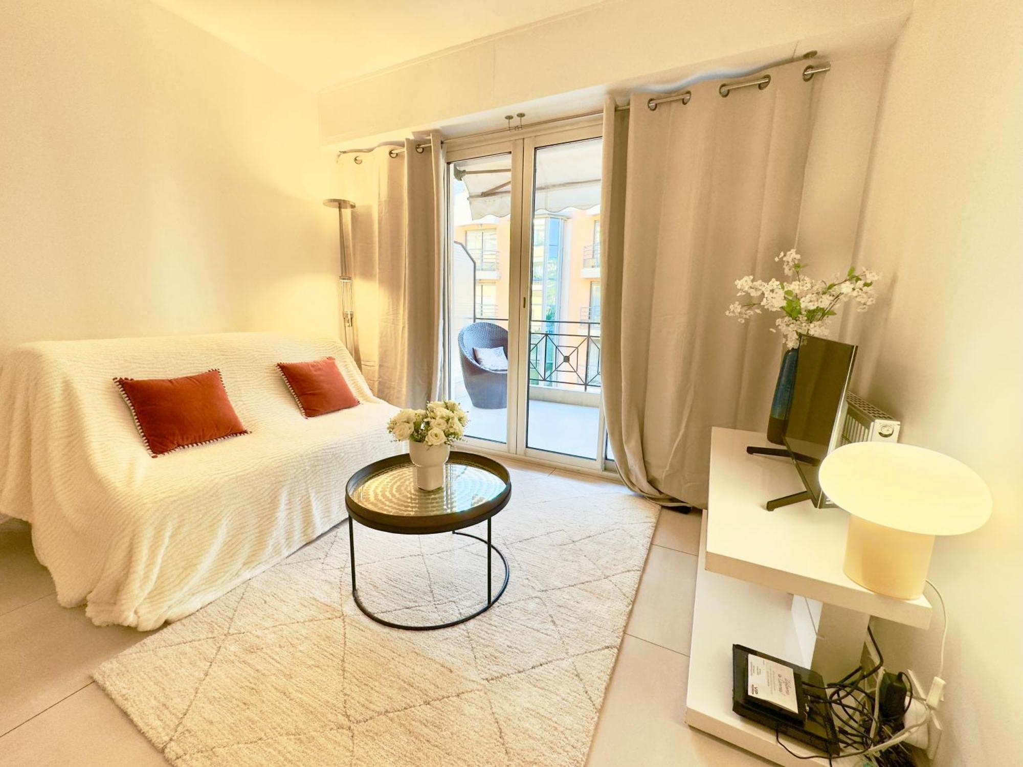 Superbe Appartement Avec Terrasse 1Mn Des Plages De La Croisette Cannes Exterior photo